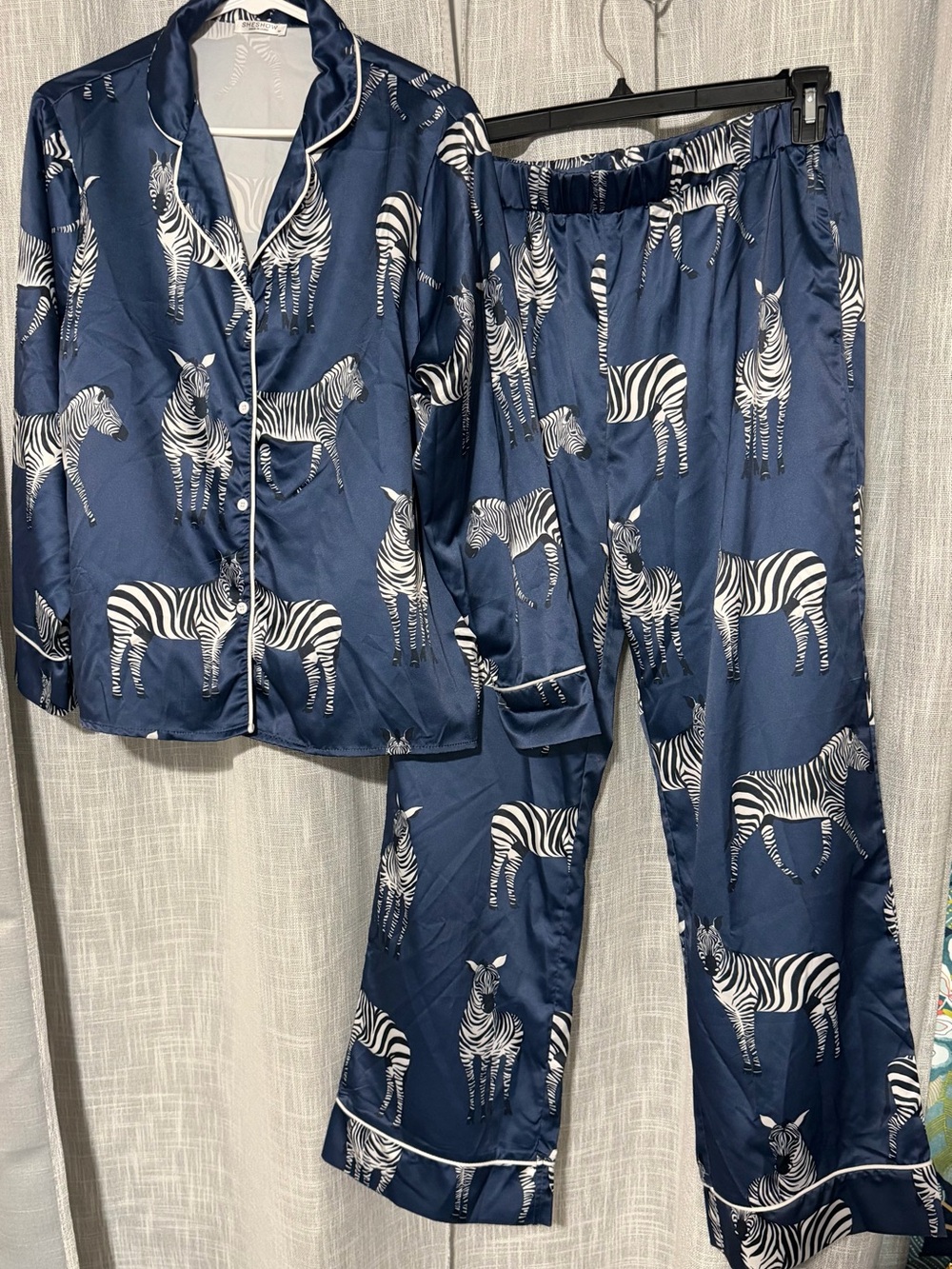 Sheshow Zebra Pajamas Size M Excellent Used Condition - Picture 7 of 7